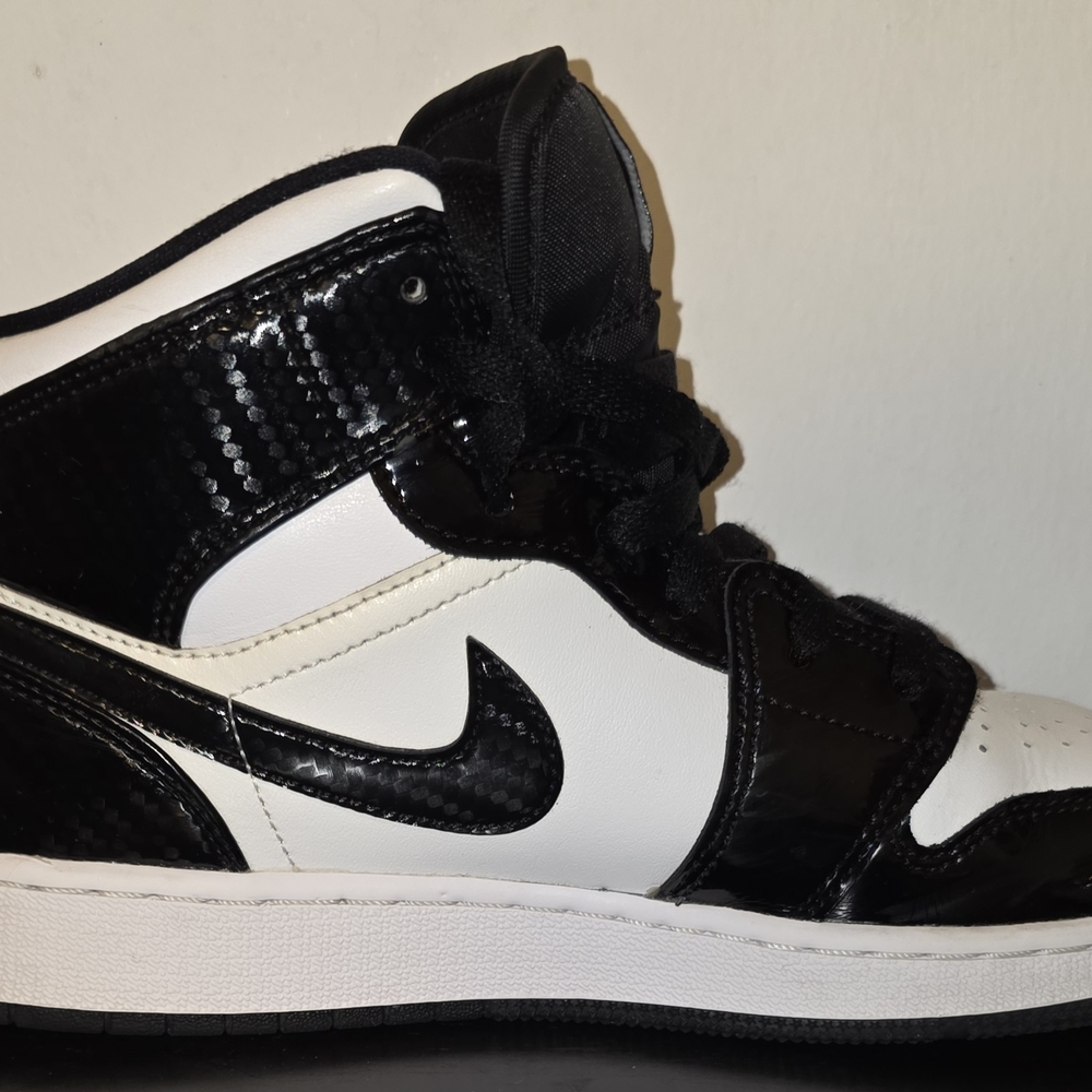 Nike Air Jordan 1 Mid SE All-Star Carbon Fiber (GS) 6.5Y - Picture 7 of 15